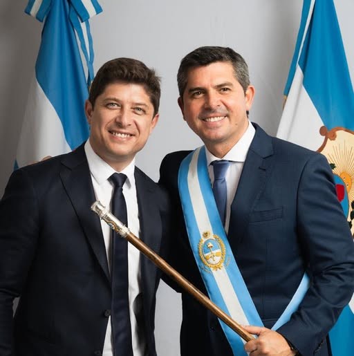 Juan José Orrego junto a su hermano, el gobernador Marcelo Orrego.